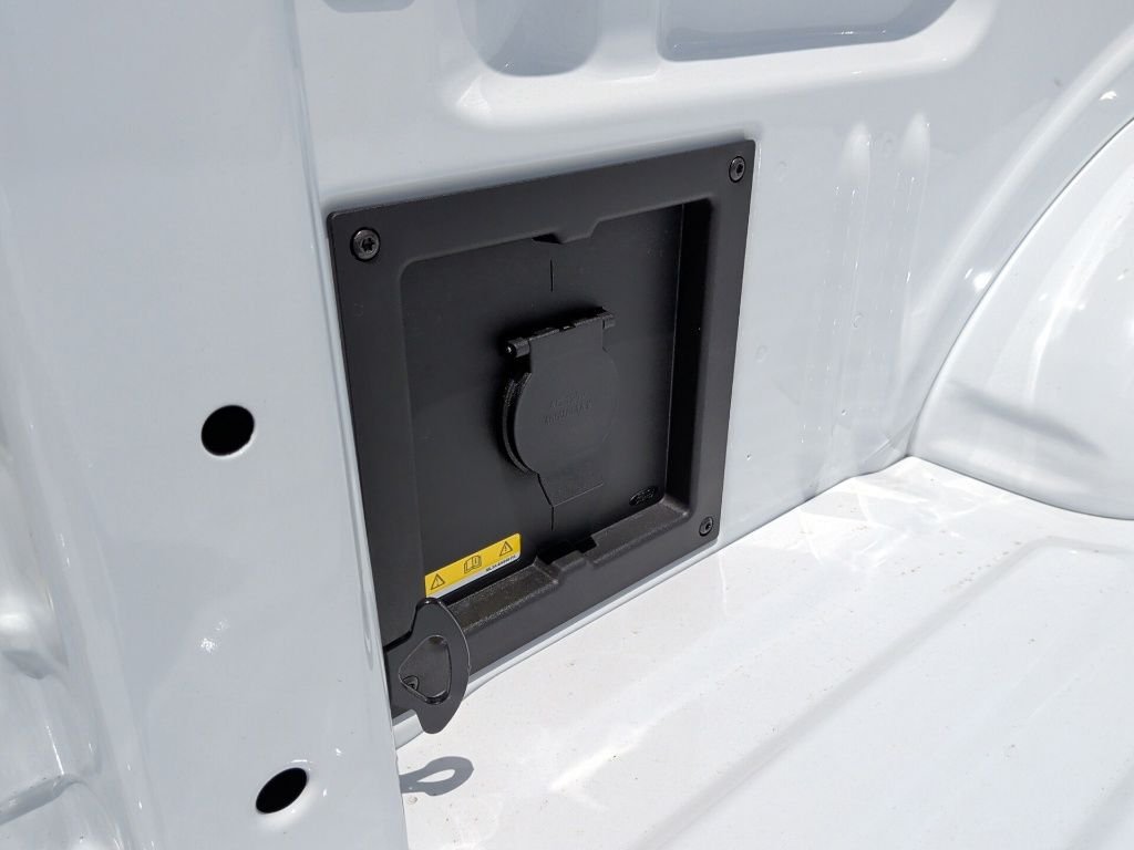 New 2026 Oxford White Ford XLT image 41