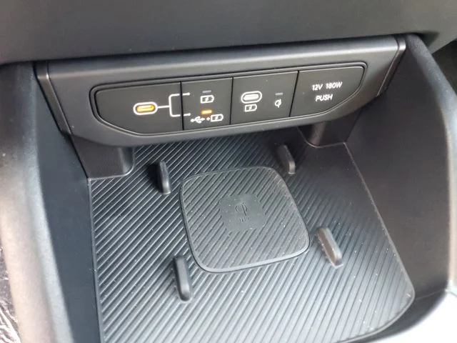 2025 Kia K4 GT-Line Turbo - Photo 19