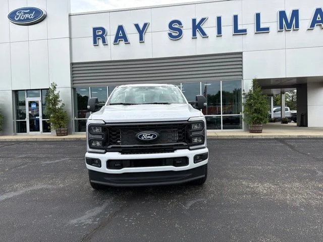 New 2027 Oxford White Ford XL image 8