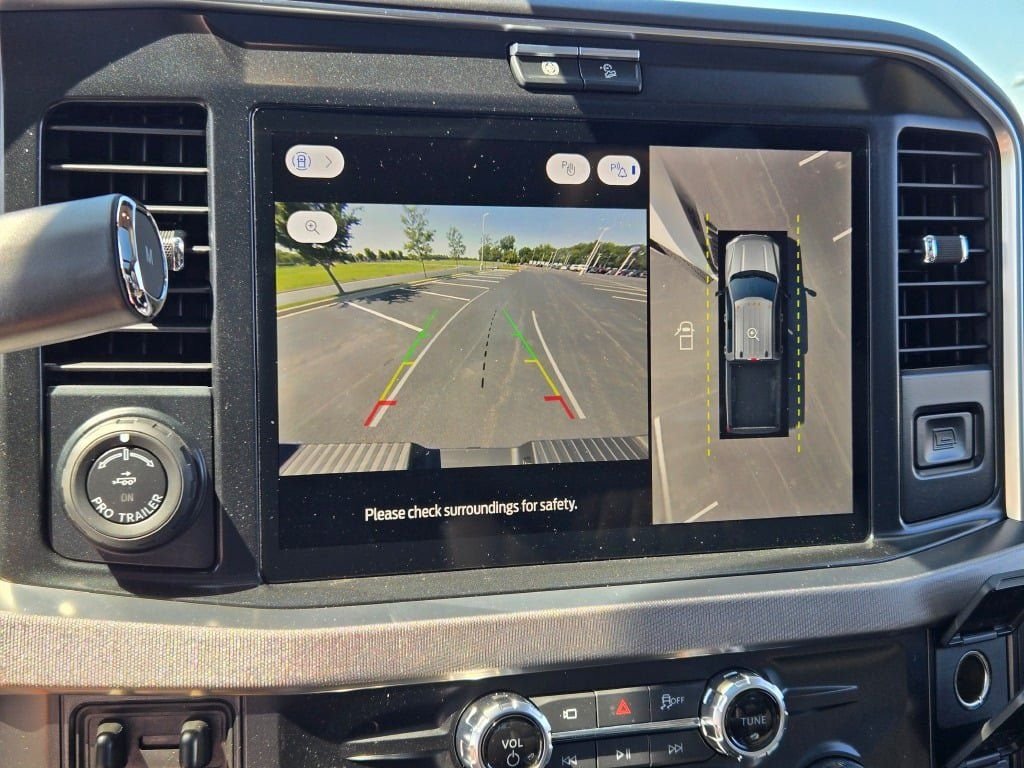 New 2026 Star White Metallic Tri-Coat Ford F-250® Platinum® image 31