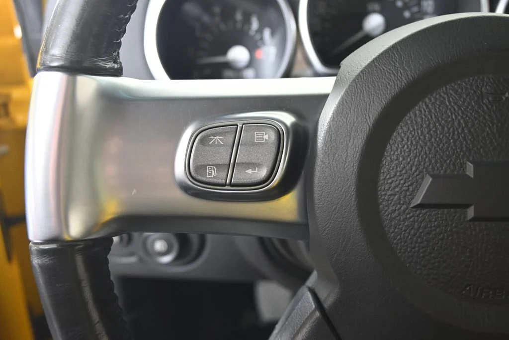 2005 Chevrolet SSR LS - Photo 30