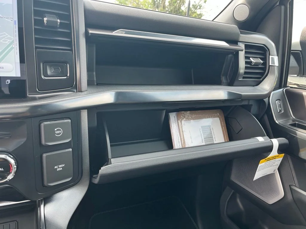New 2026 White Ford Platinum image 22