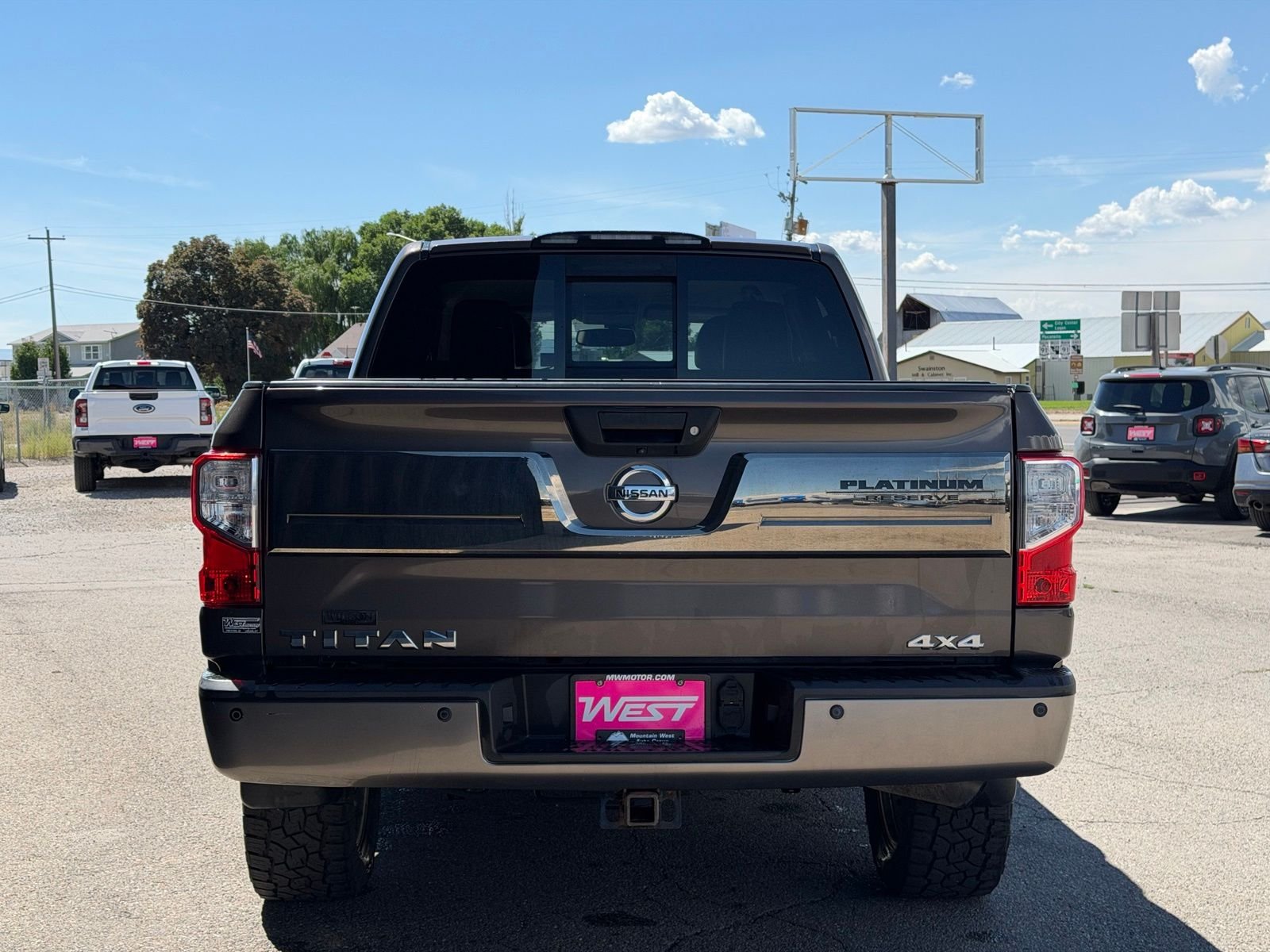 Used 2017 Java Metallic Nissan Platinum Reserve image 4