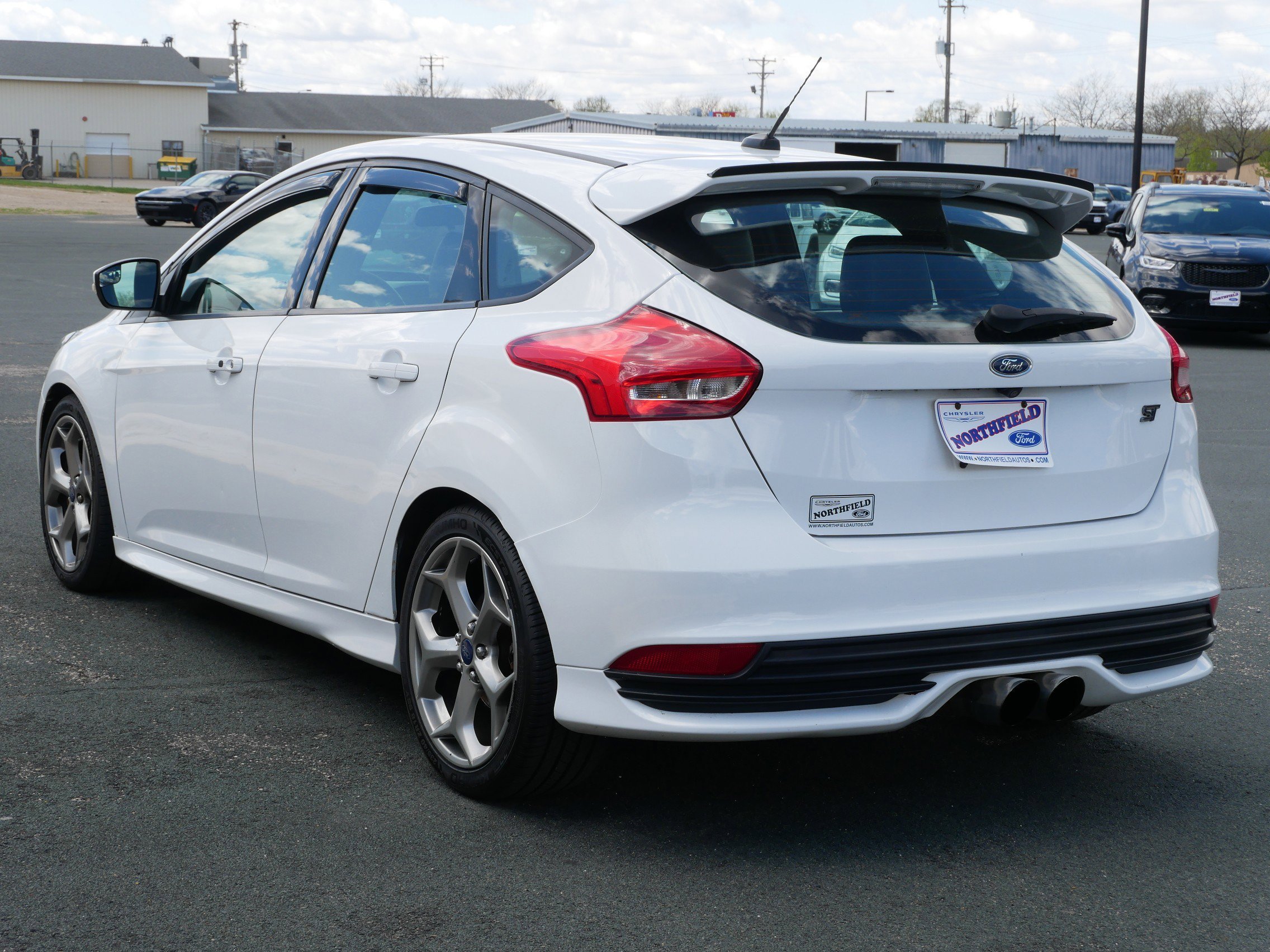 View vehicle photo 6