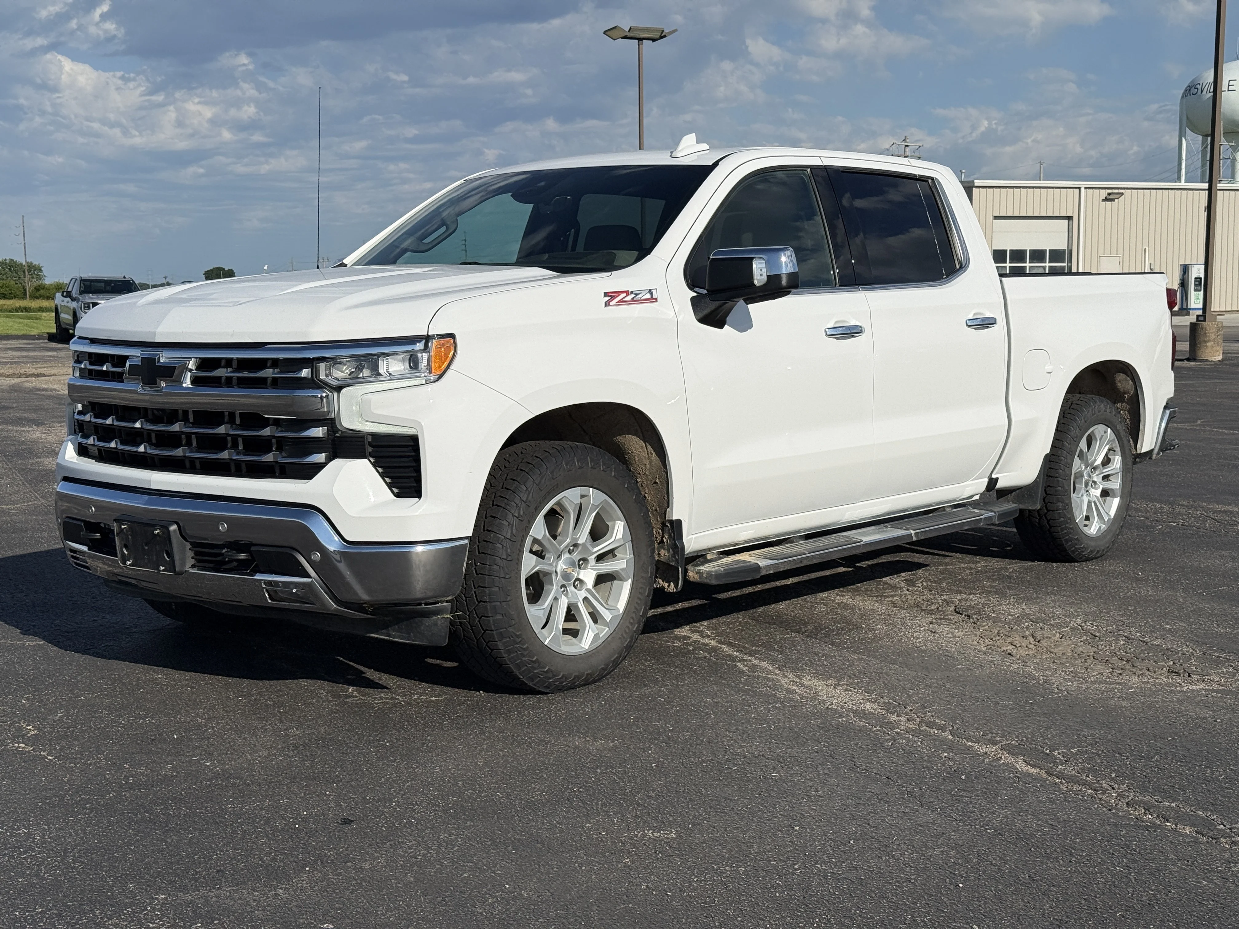 Used 2022 Summit White Chevrolet LTZ image 4