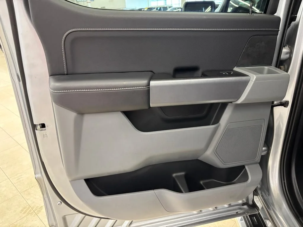 Used 2025 Silver Ford XLT image 12