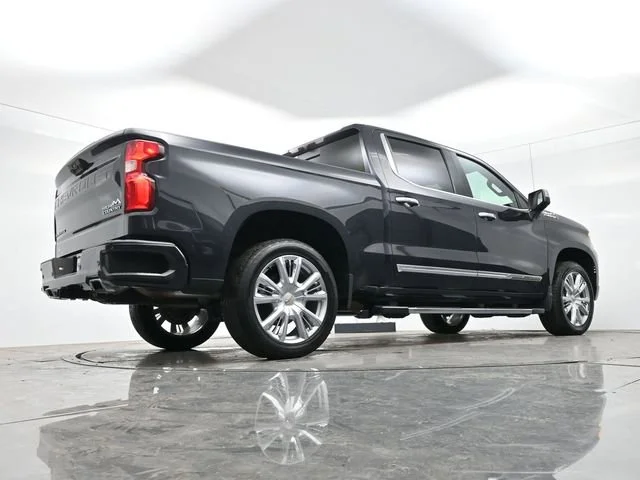 Used 2022 Dark Ash Metallic Chevrolet High Country image 31