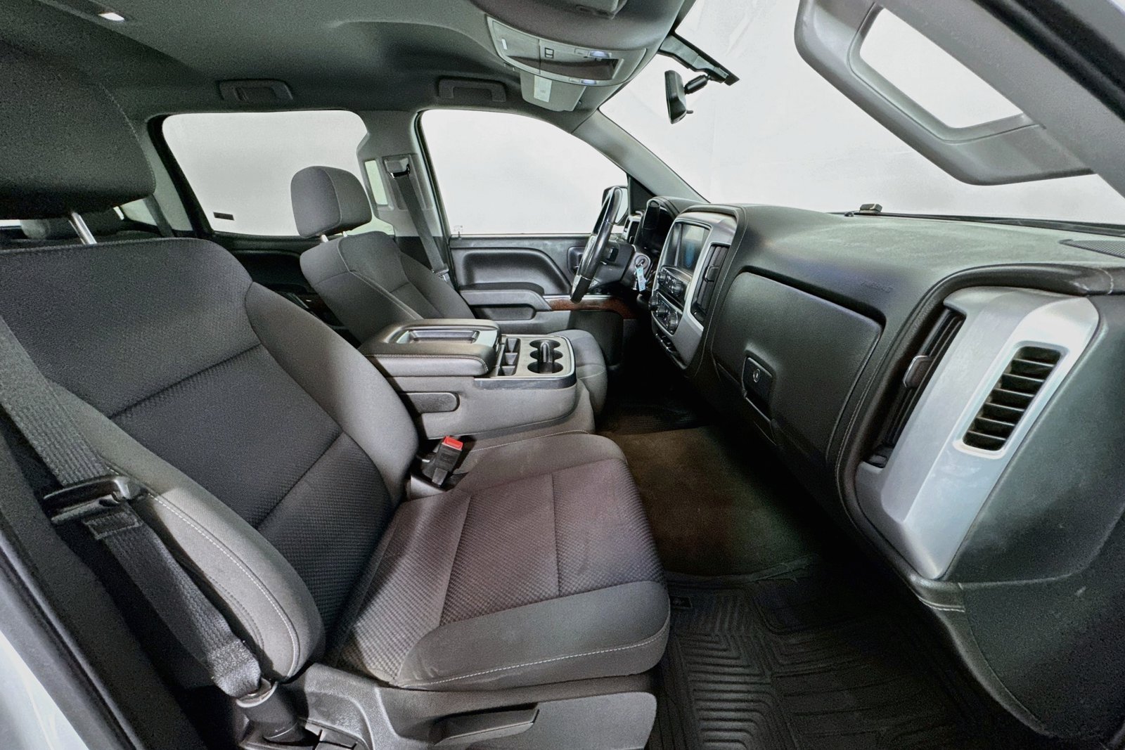 Used 2018 Quicksilver Metallic GMC SLE image 26