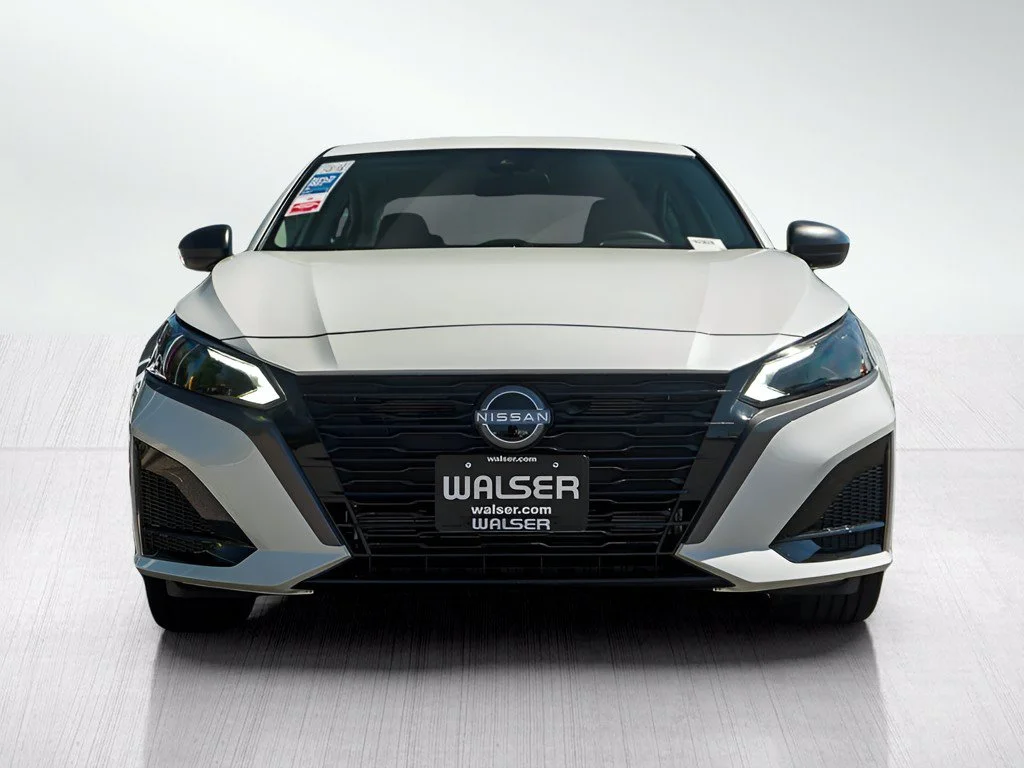 New 2026 Pearl White Tricoat Nissan 2.5 SV image 2