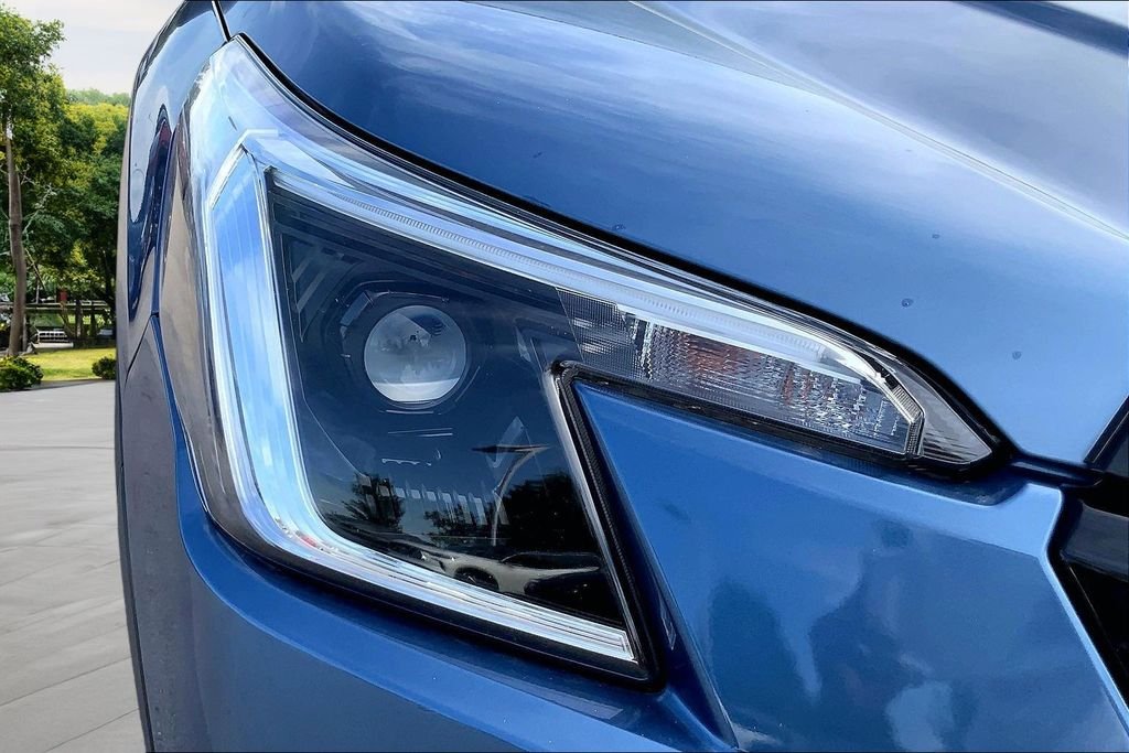 Used 2023 Blue Subaru Base image 30