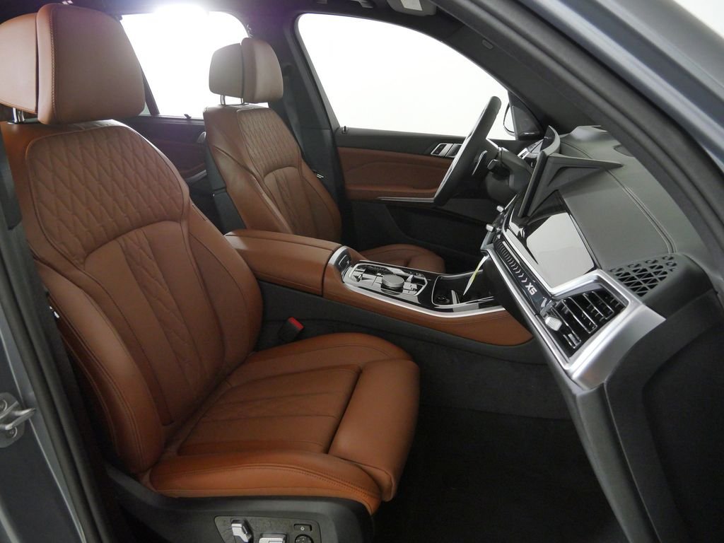 New 2026 Skyscraper Grey Metallic BMW xDrive40i image 21