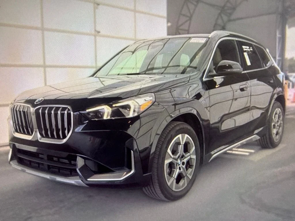Used 2025 Black BMW xDrive28i image 1