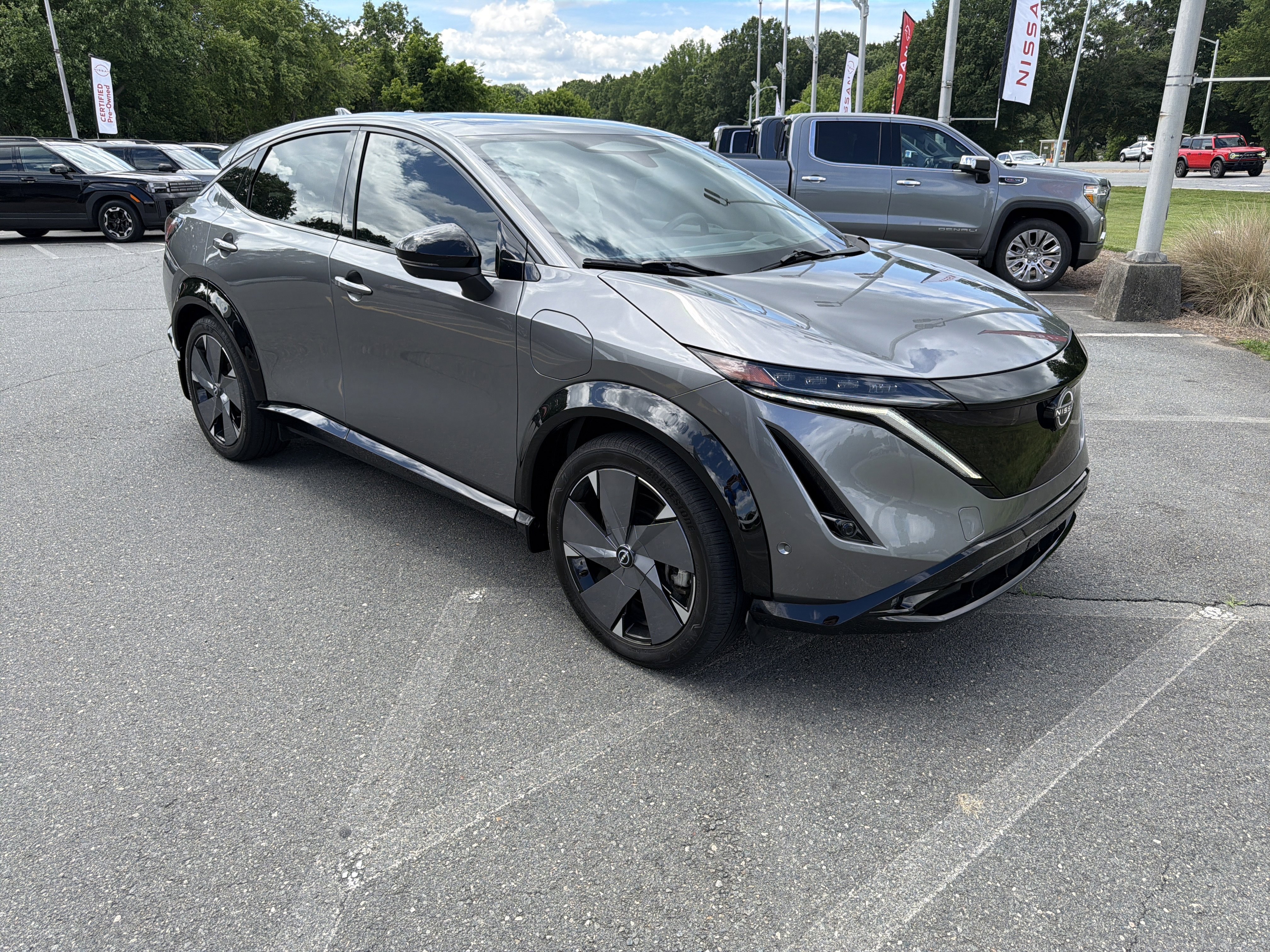 Used 2023  Nissan  image 7