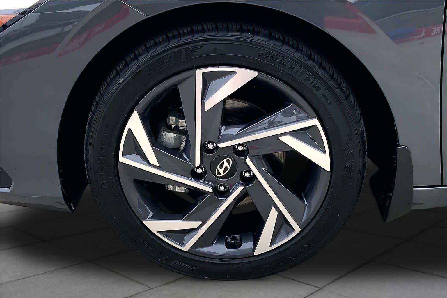 Certified Used 2025 Ecotronic Gray Hyundai SEL Sport image 10