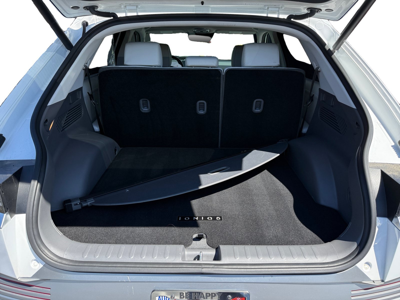 Used 2023 White Hyundai Limited image 17