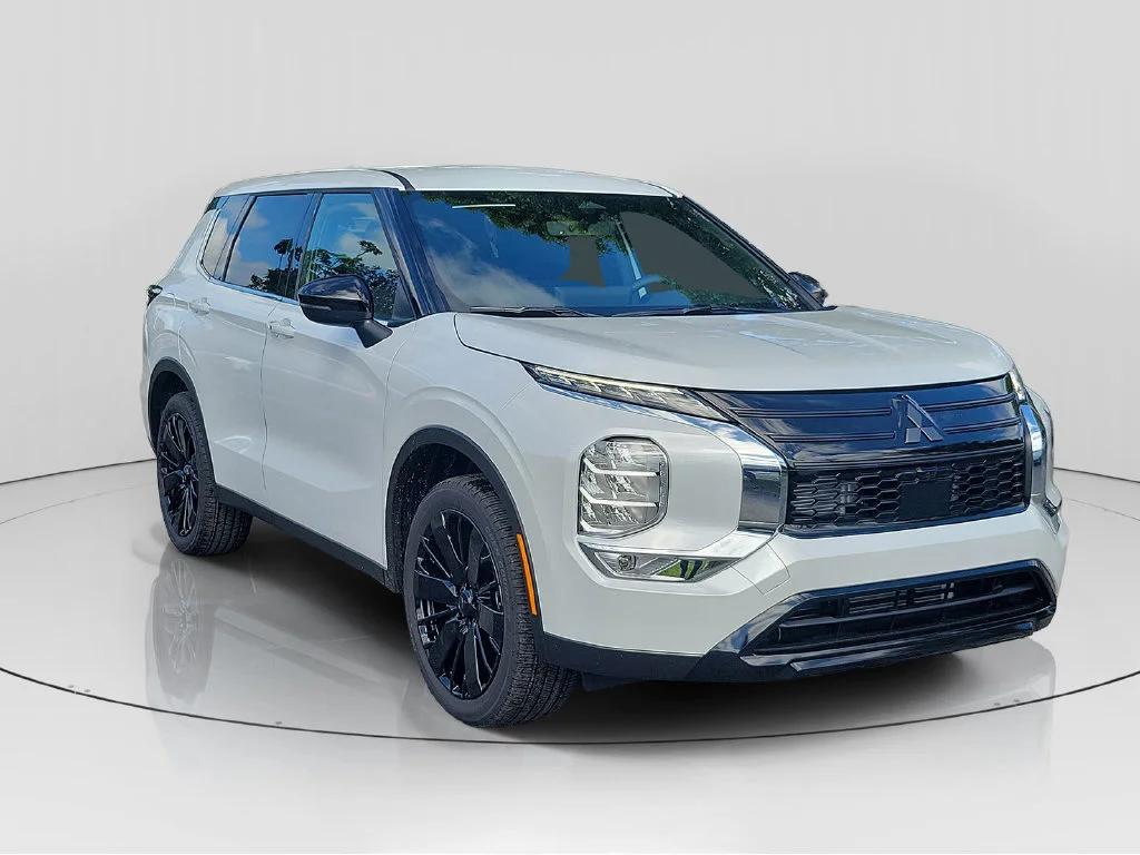 New 2026 White Mitsubishi LE 1.5T 2WD image 1