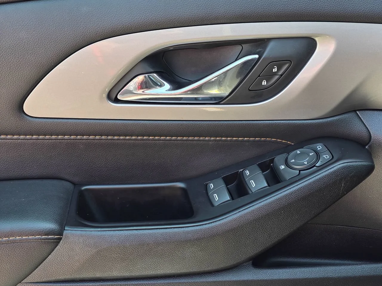 Used 2019 Graphite Chevrolet LT Leather image 13