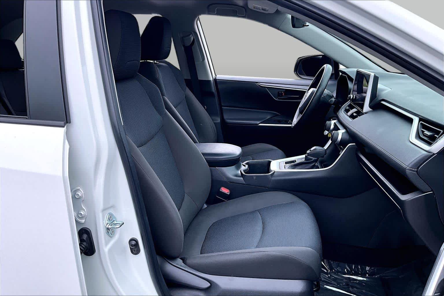 Used 2023 Ice Cap Toyota LE image 9
