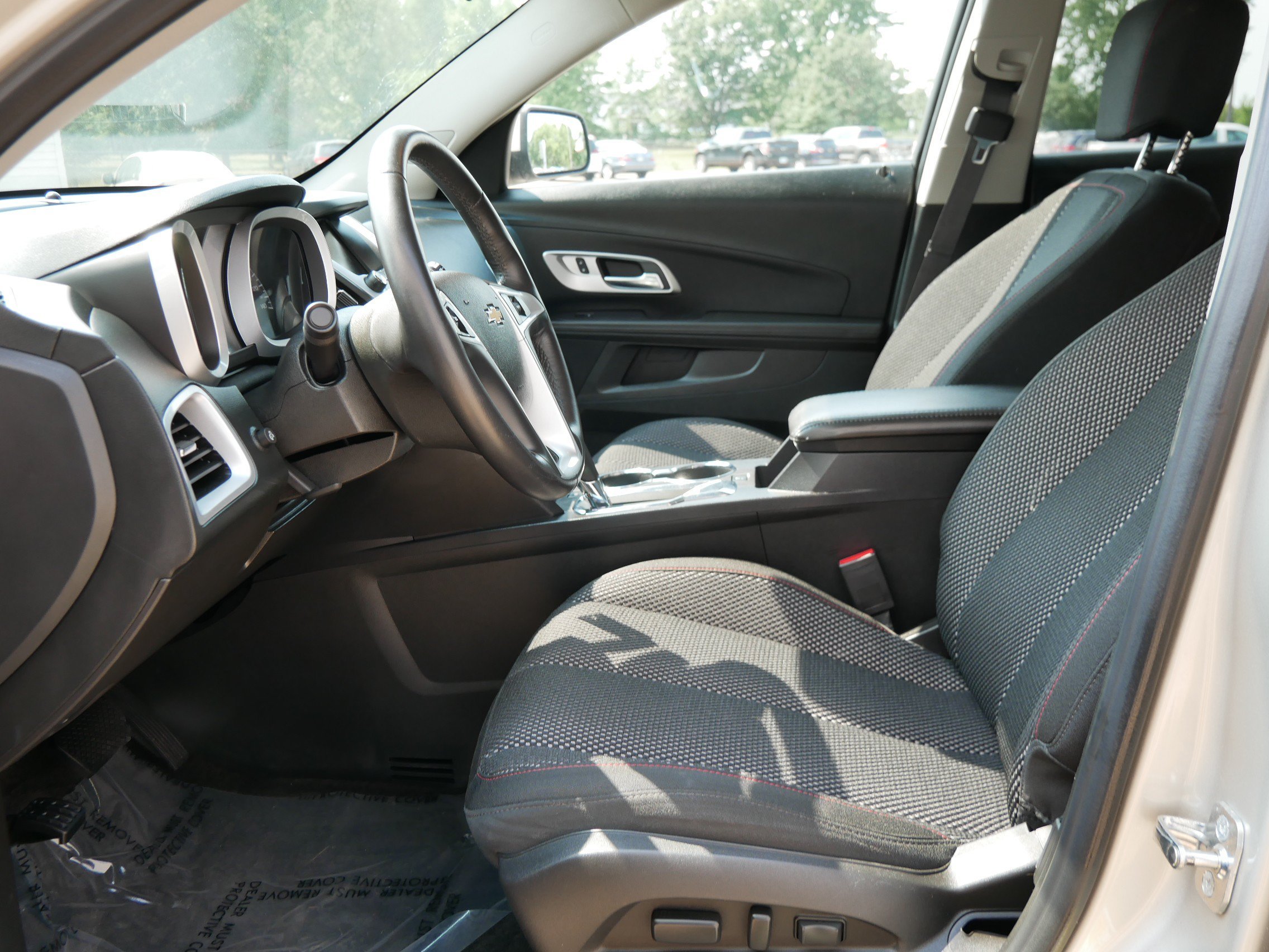 Used 2016 Champagne Silver Metallic Chevrolet LT image 10