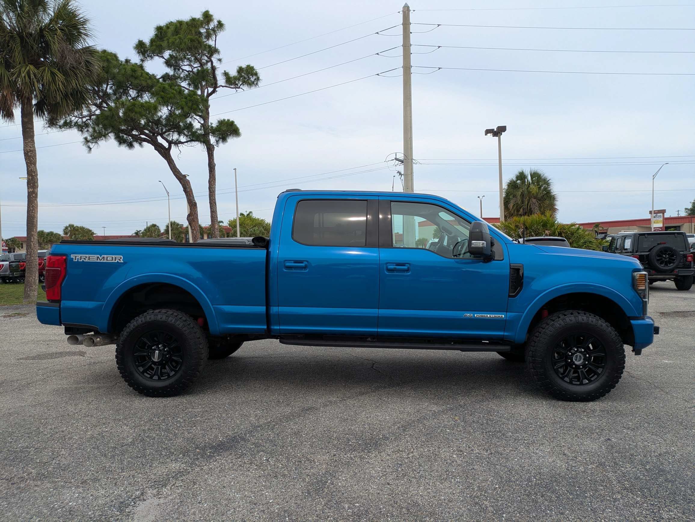 Used 2020 Velocity Blue Metallic Ford LARIAT image 3