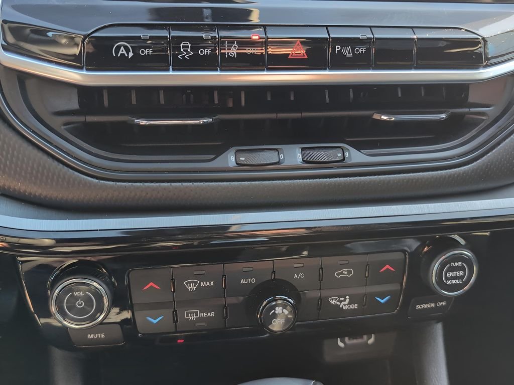 Used 2023 Gray Jeep Trailhawk image 17