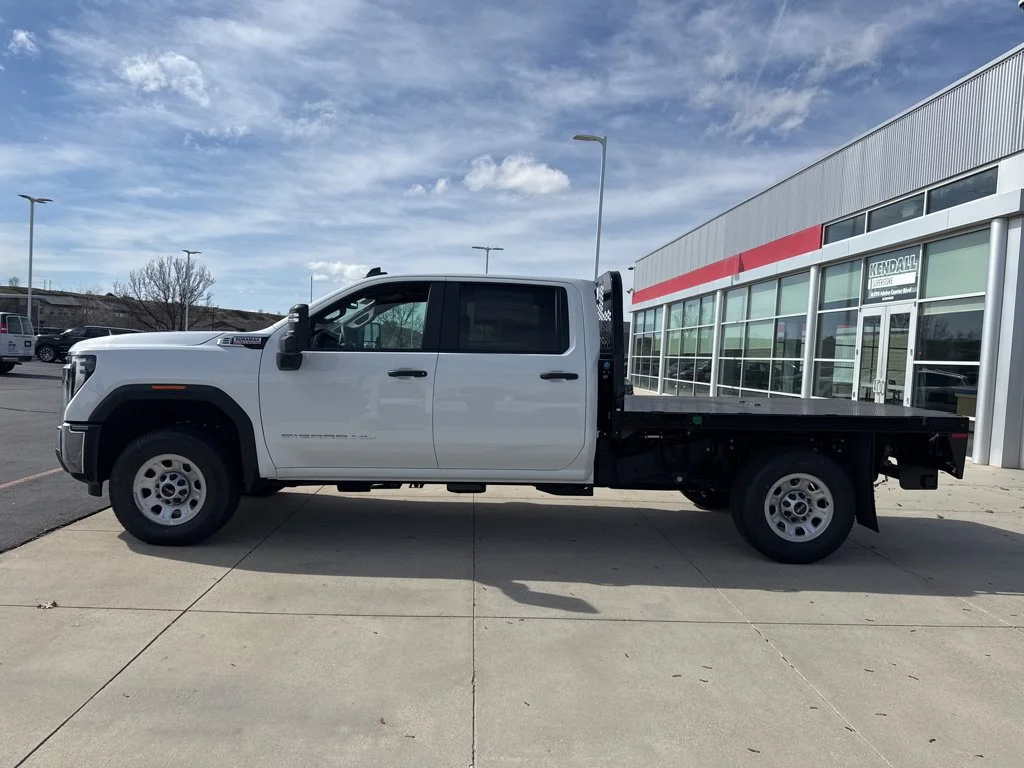 New 2026 Summit White GMC Pro image 3