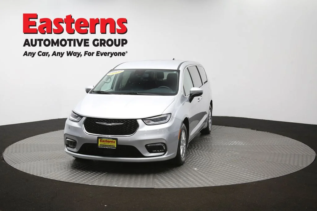 Used 2023 Silver Chrysler Touring L image 56