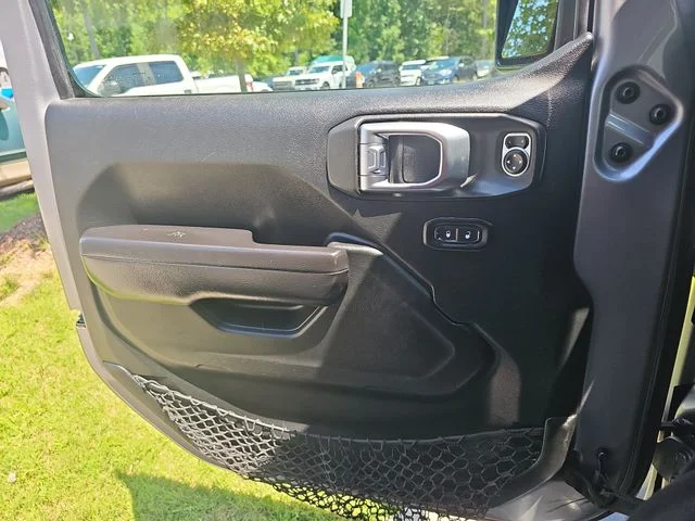 Used 2020 Silver Jeep Sport image 25