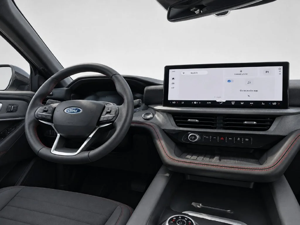Used 2025 Gray Ford ST-Line image 19