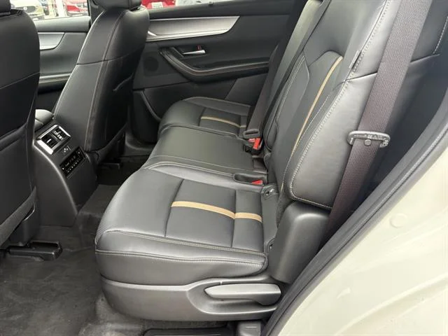 2025 Mazda CX-70 Premium Package - Photo 25