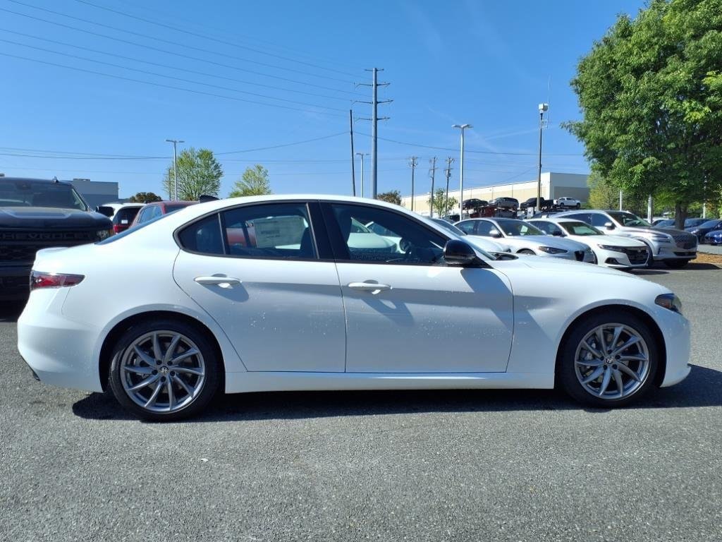 2025 Alfa Romeo Giulia Base - Photo 22