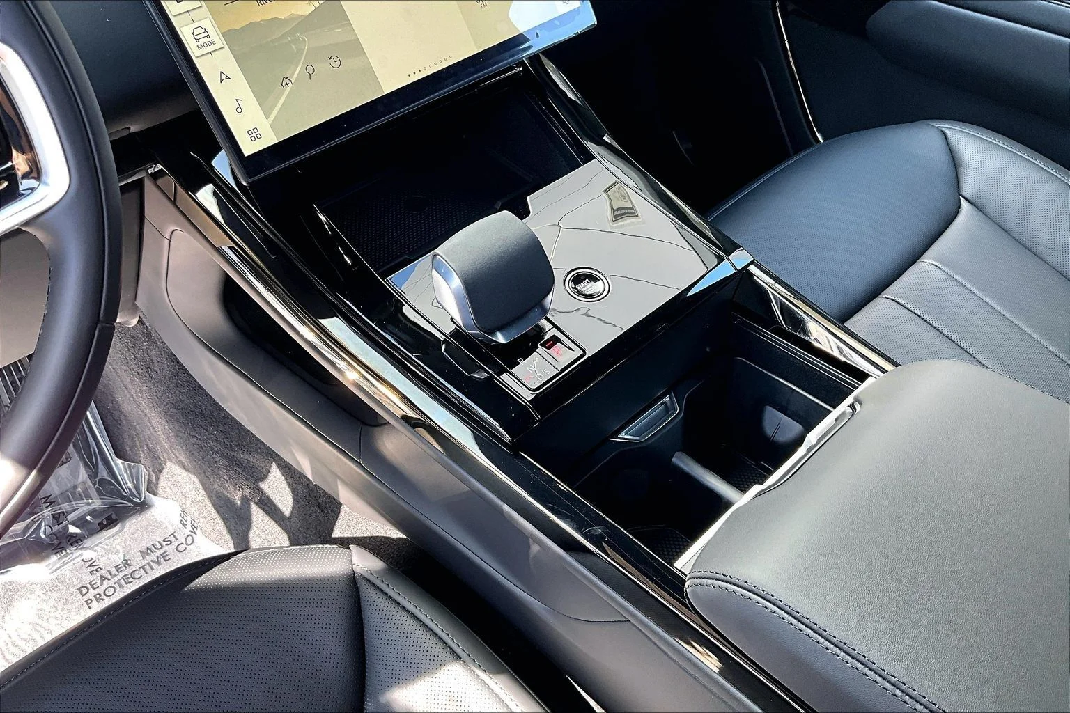 New 2026 Borasco Grey Land Rover SE image 8
