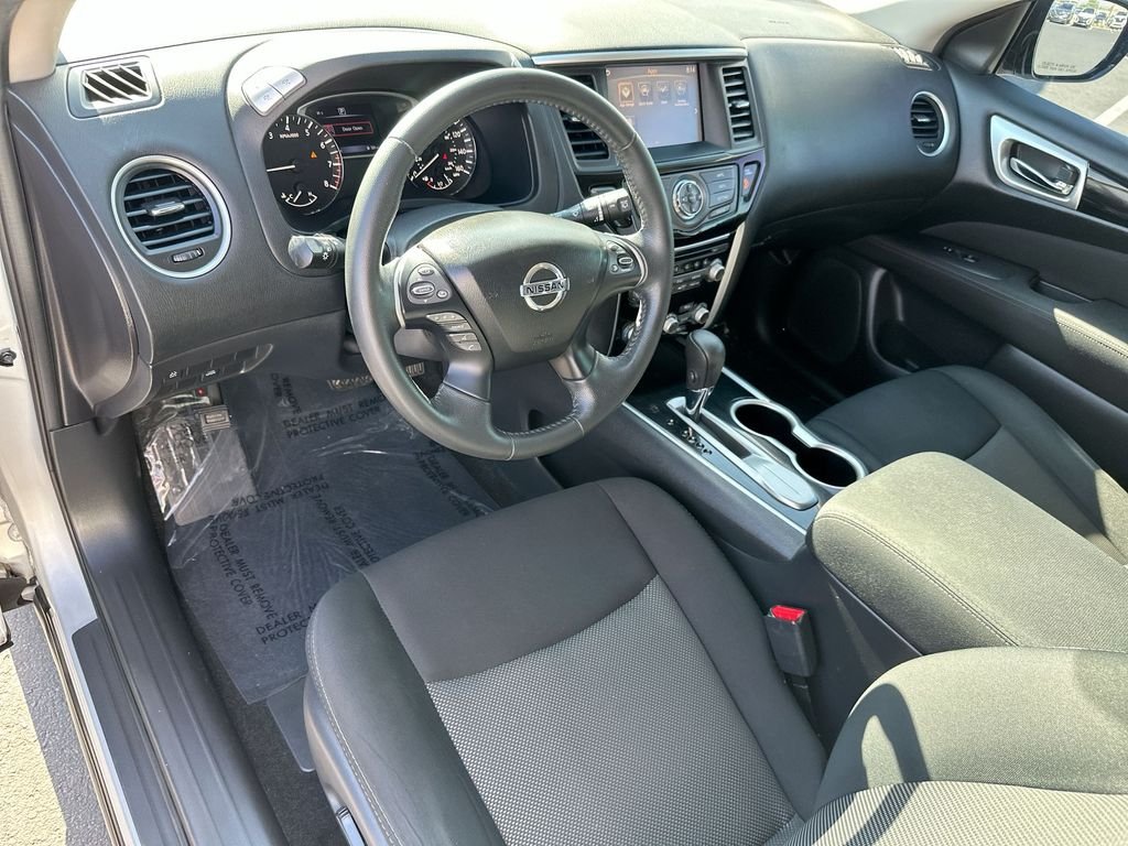 Used 2017 Silver Nissan SV image 2