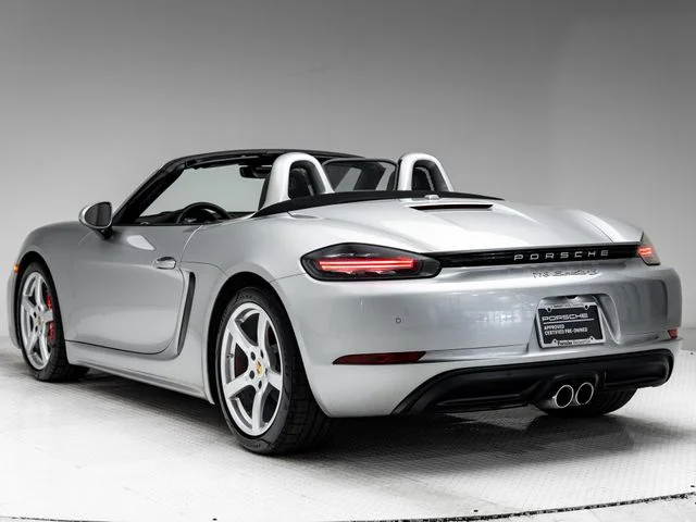 Certified Used 2017  Porsche S image 3
