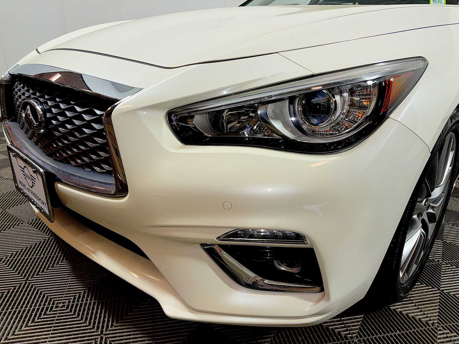 Used 2023 Majestic White INFINITI LUXE image 26