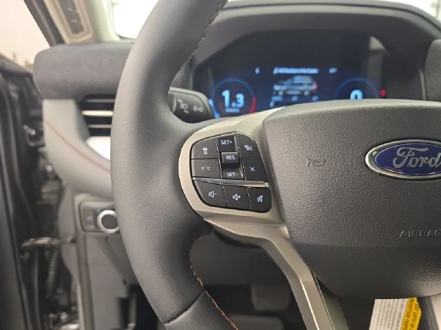 New 2026 Carbonized Gray Metallic Ford Active image 36