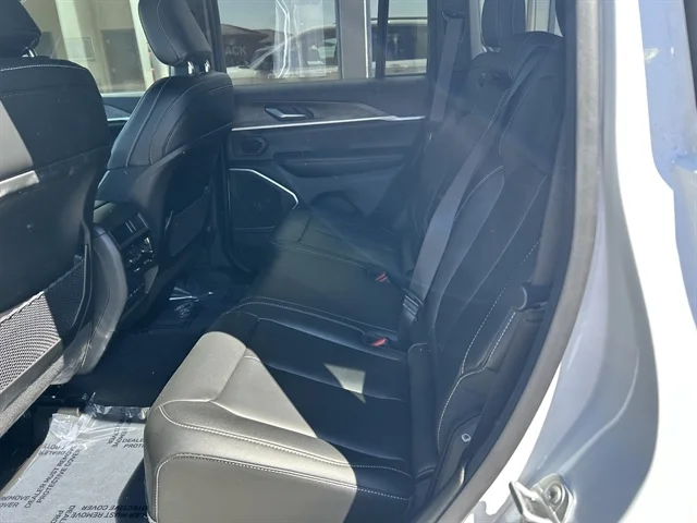Used 2026 WHITE JEEP Limited image 18