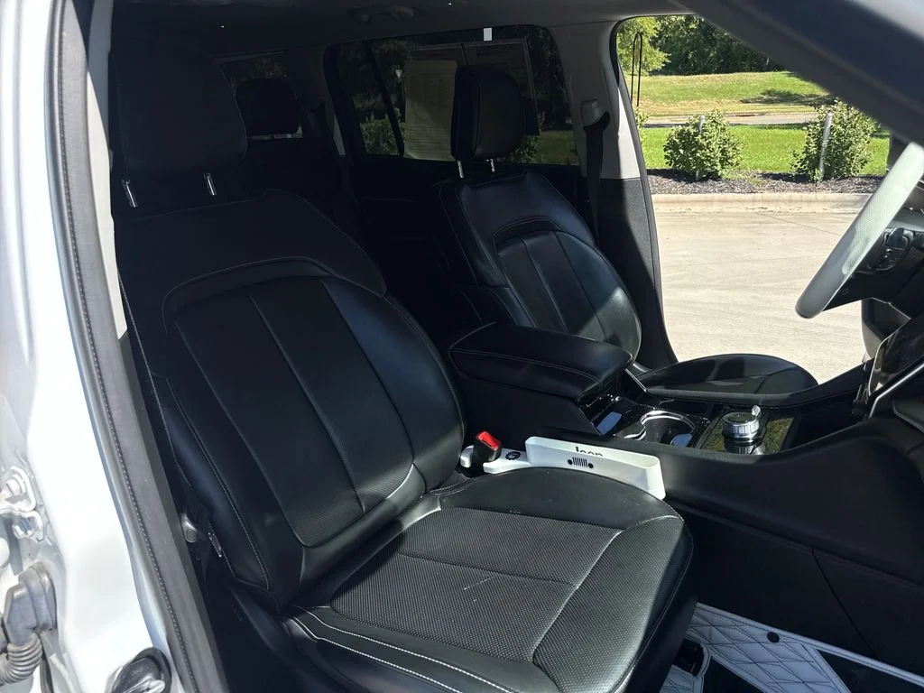 Used 2021 Bright White Clearcoat Jeep Limited image 34
