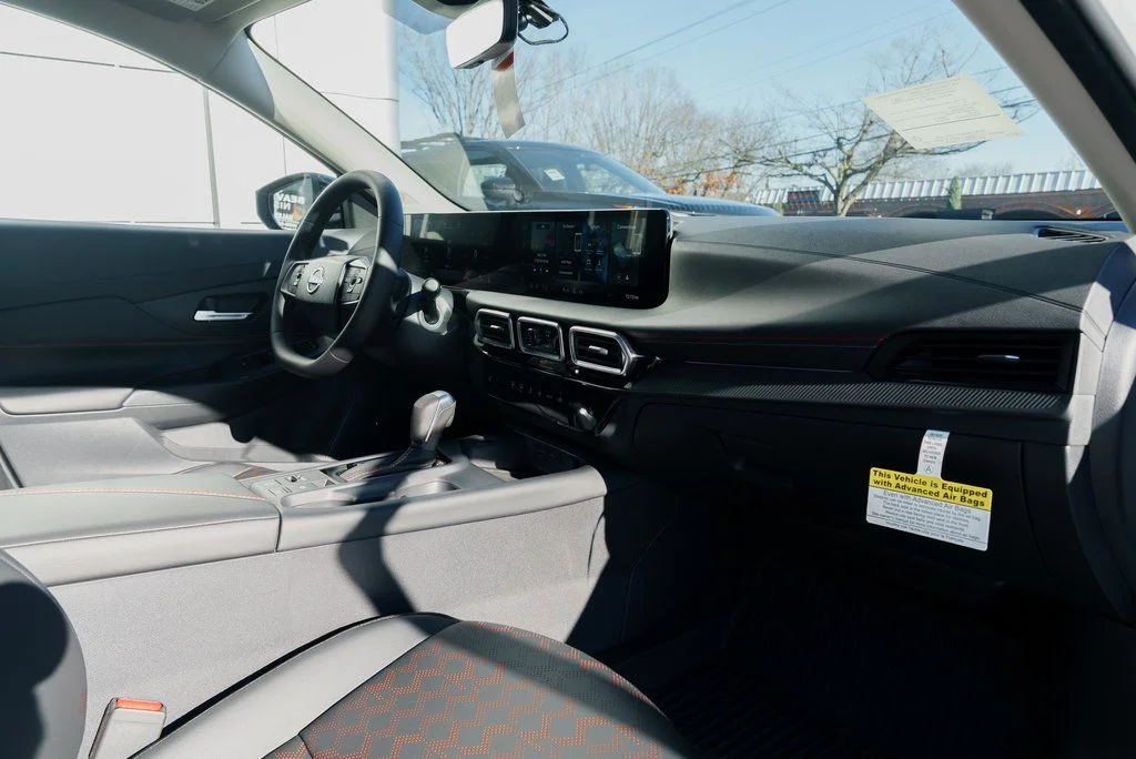 New 2026 Aspen White TriCoat / Super Black Two-tone Nissan SR image 28