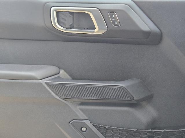 New 2026 Shadow Black Ford Outer Banks® image 35