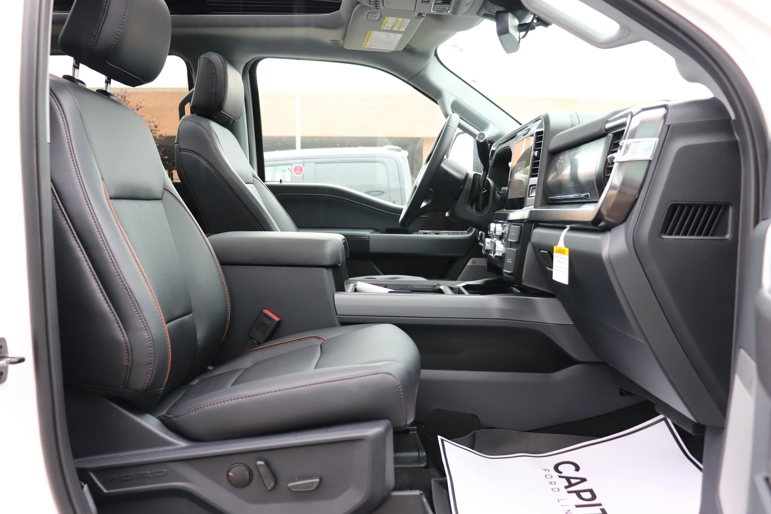 New 2026 STAR WHITE METALLIC Ford LARIAT image 7