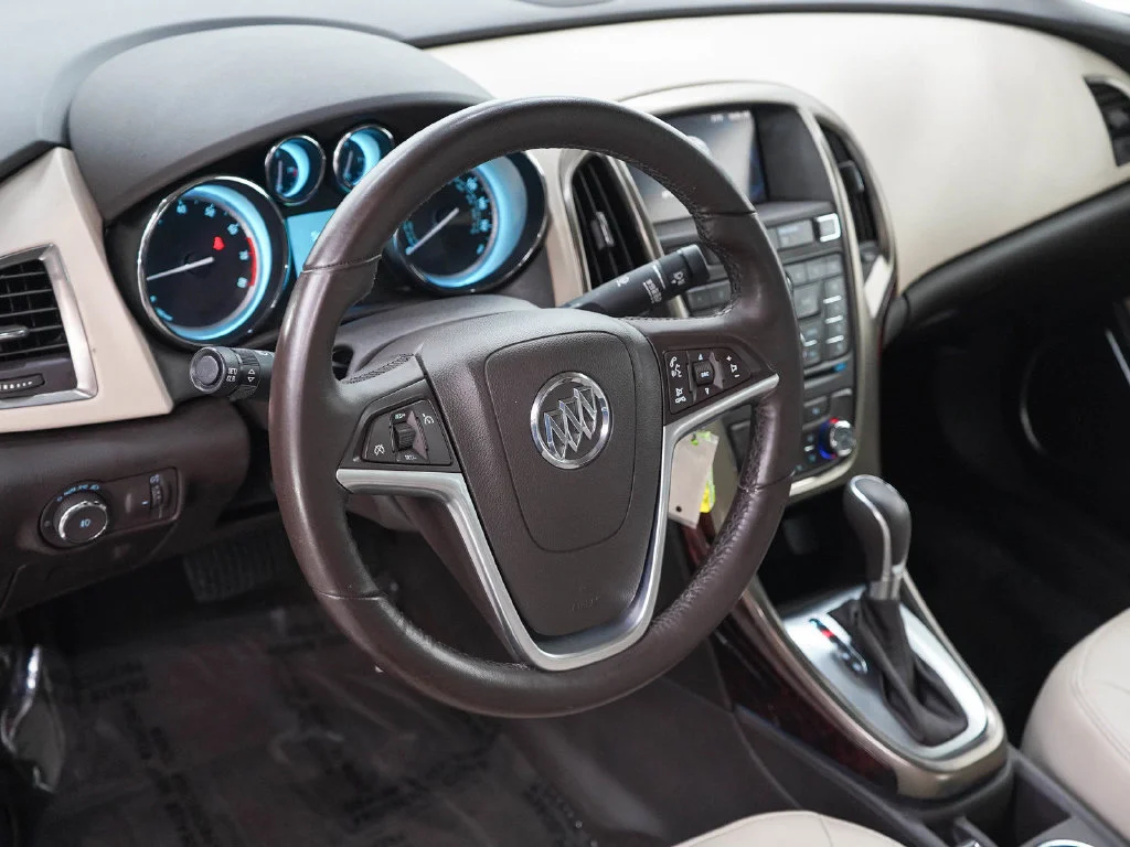 Used 2014 MOCHA BRONZE METALLIC Buick 4dr Sdn image 19