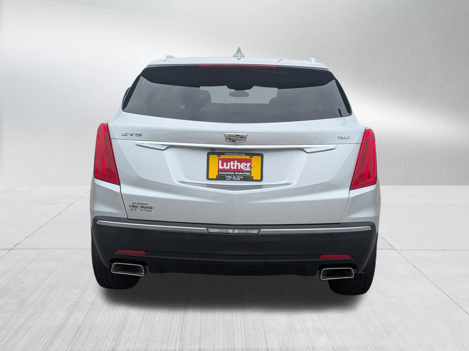Used 2017 Radiant Silver Metallic Cadillac Premium Luxury AWD image 6