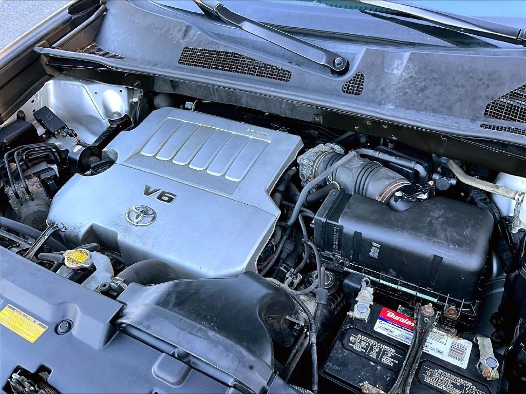 Used 2013 Silver Toyota Base image 35