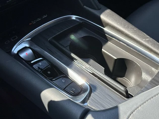 Used 2023 Black Buick Essence image 31