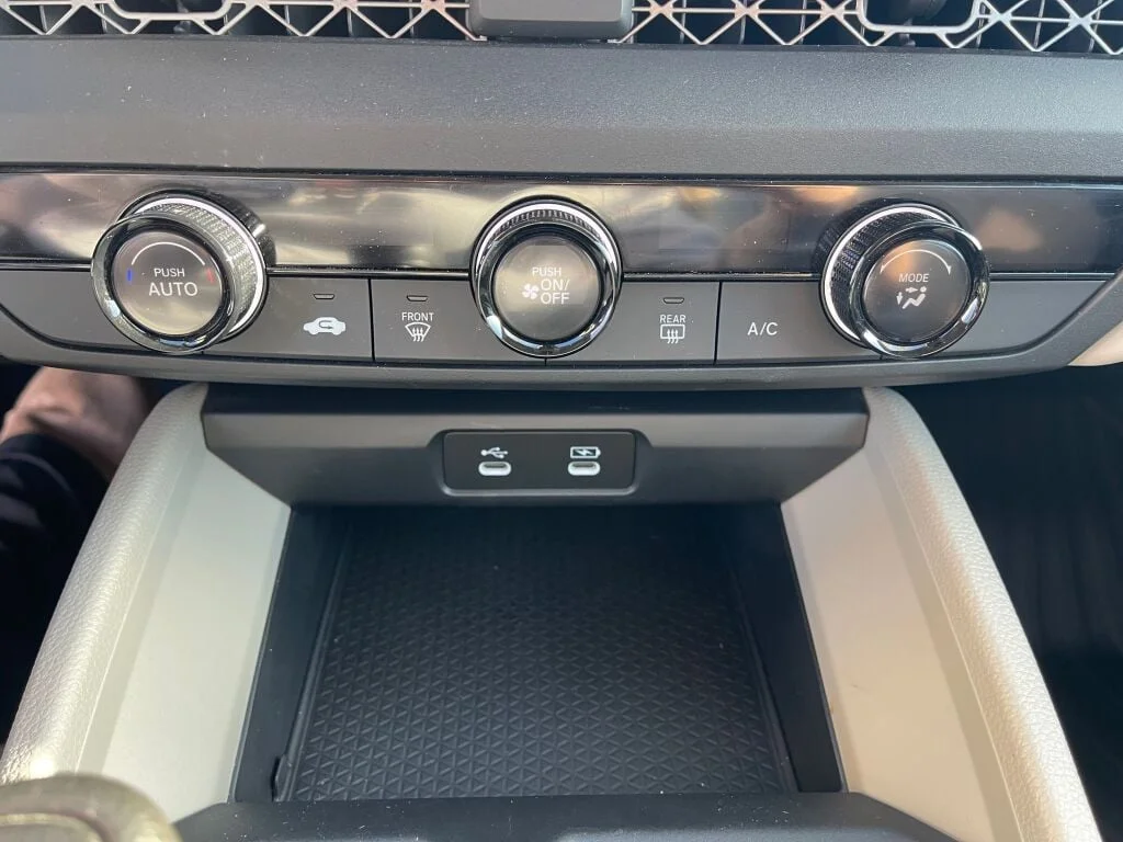 Used 2024 Meteorite Gray Metallic Honda LX image 11