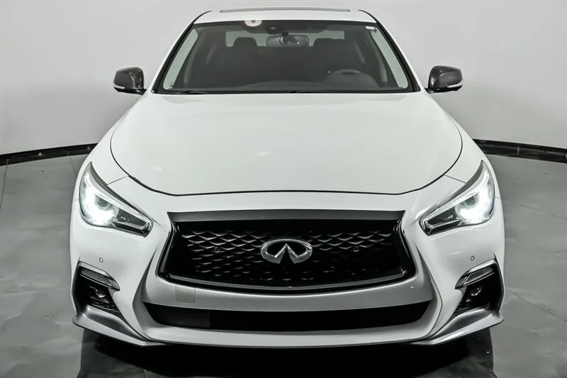 Used 2018 Majestic White INFINITI 3.0T Sport image 4
