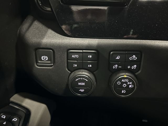 Used 2025 Gray Chevrolet ZR2 image 33