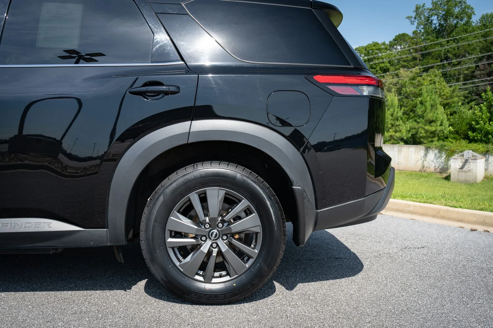 Used 2022 Black Nissan SV image 6
