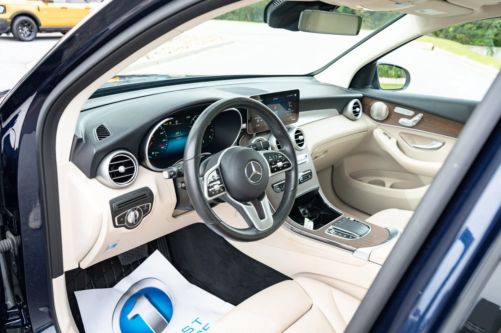 Used 2021  Mercedes-Benz GLC 300 image 13
